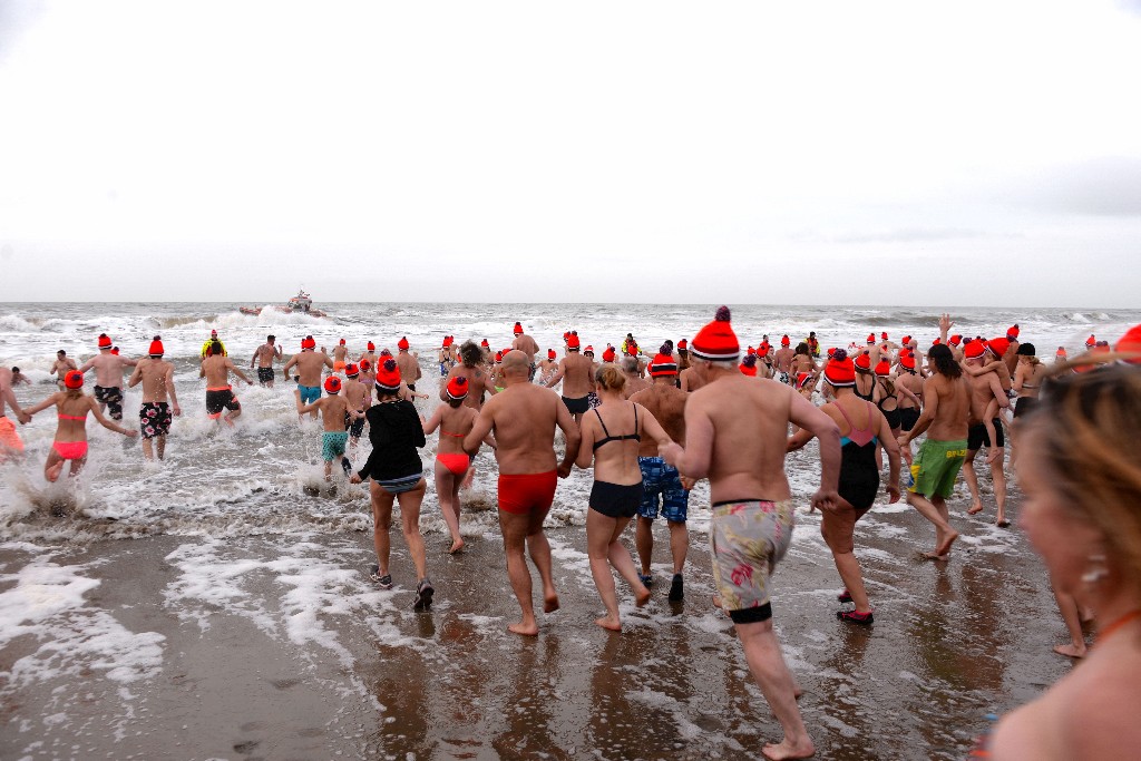../Images/Nieuwjaarsduik Nederzandt 2018 045.jpg